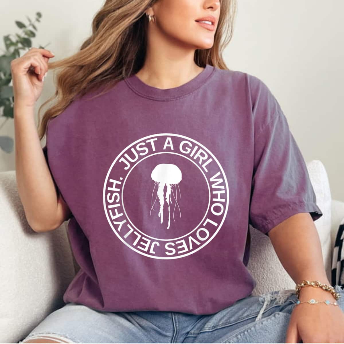 Just A Girl Who Loves Jellyfish Gift Sea Jelly T-Shirt Just A Girl Who Loves Jellyfish Gift Sea Jelly T-Shirt