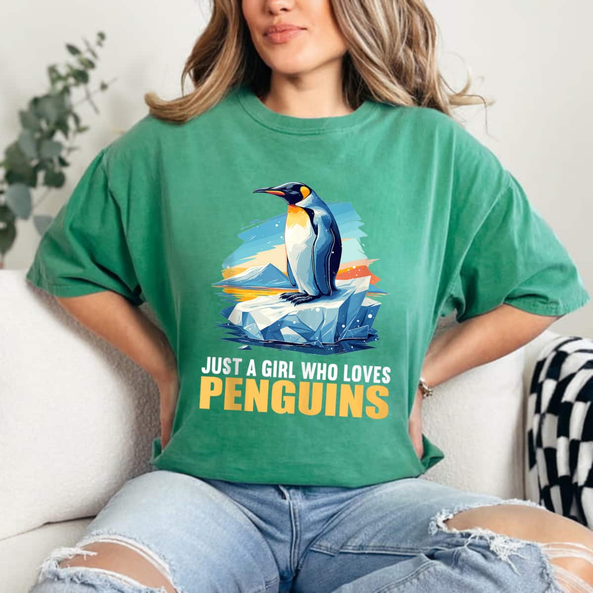 Just A Girl Who Loves Penguins Penguins Penguin T-Shirt Just A Girl Who Loves Penguins Penguins Penguin T-Shirt