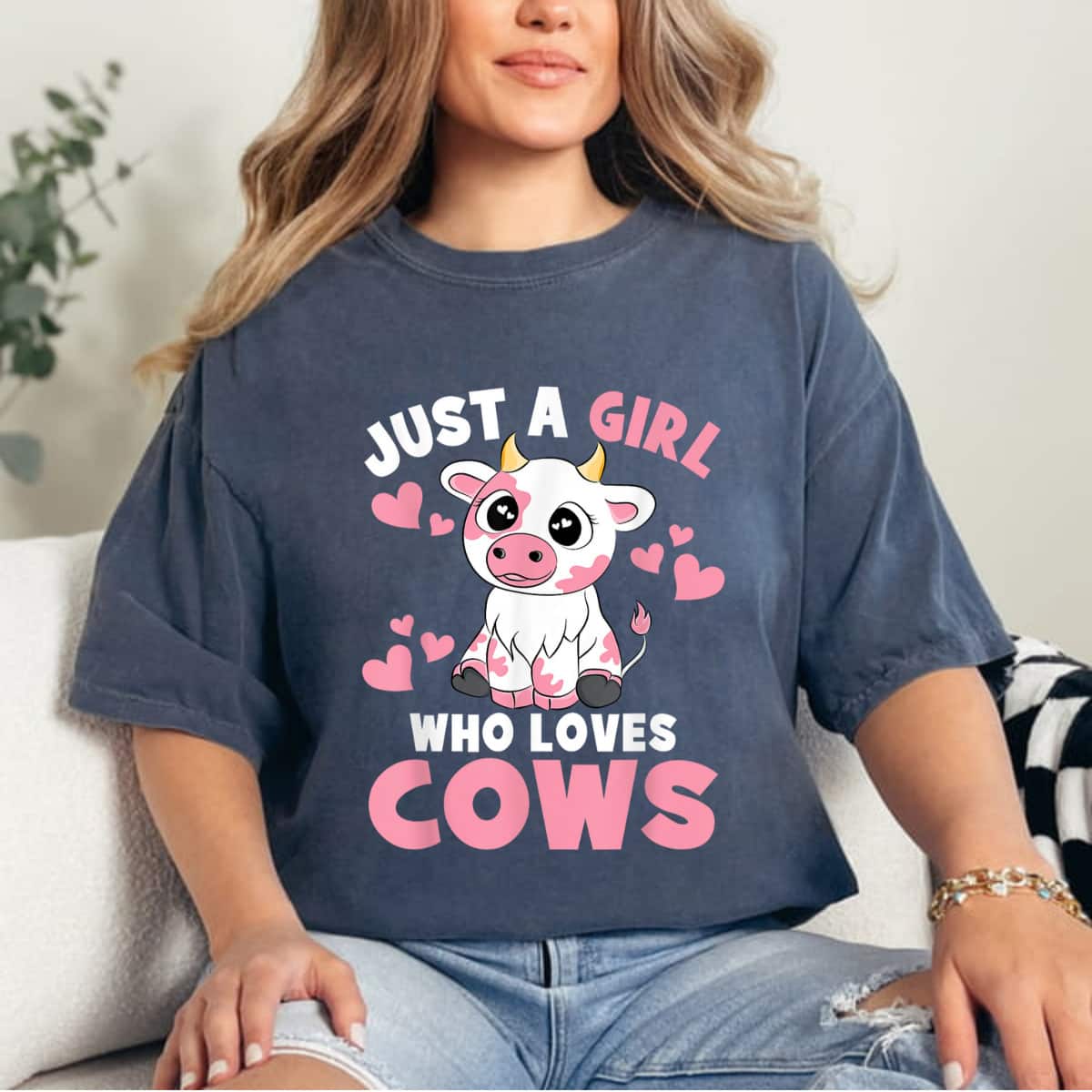Just A Girl Who Loves Cows Cute Cow Lover Cow T-Shirt Just A Girl Who Loves Cows Cute Cow Lover Cow T-Shirt