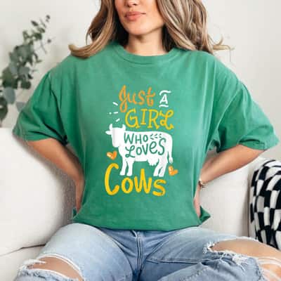Cows Cow Just A Girl Who Loves Cows Gift T-Shirt Cows Cow Just A Girl Who Loves Cows Gift T-Shirt