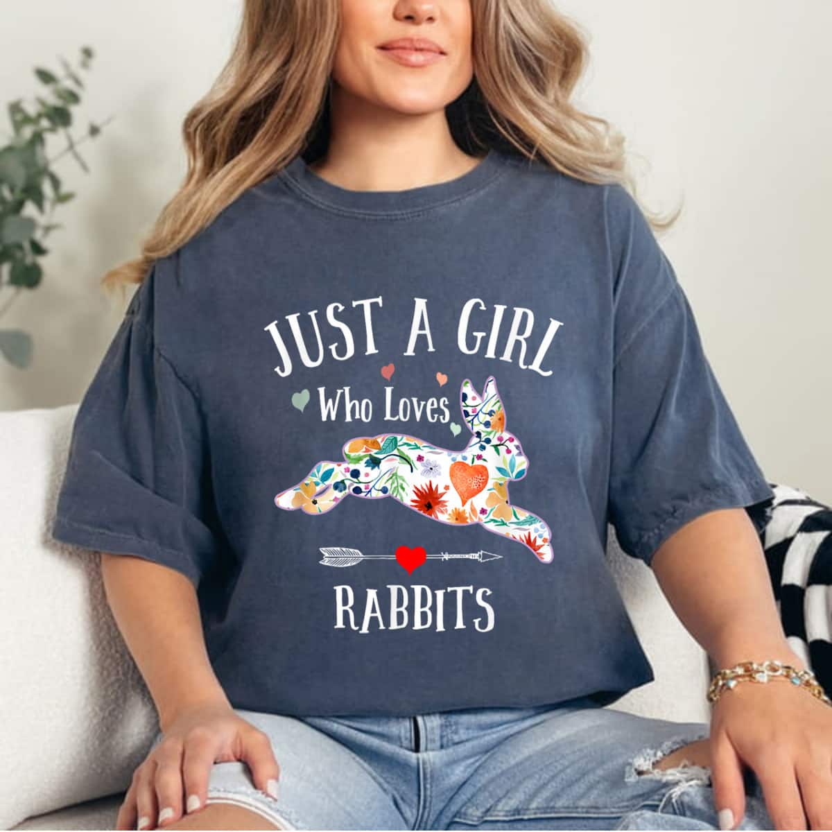 Just A Girl Who Loves Rabbits Girls Teens Gift T-Shirt Just A Girl Who Loves Rabbits Girls Teens Gift T-Shirt