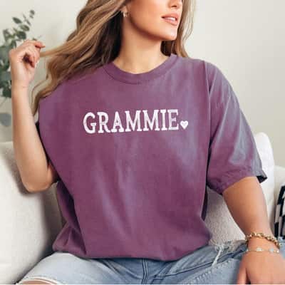 Mother's Day Womens Grammie Gifts With Heart Love Grammie Gift T-Shirt
