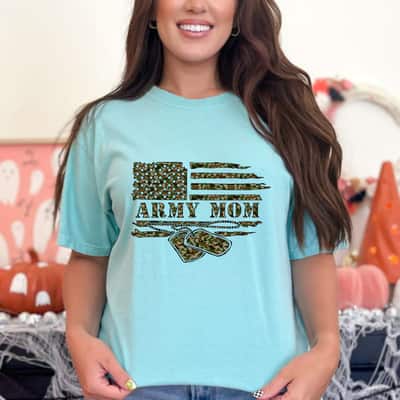 Mother's Day Army Mom Camo US Flag Dog Tag Gift T-Shirt
