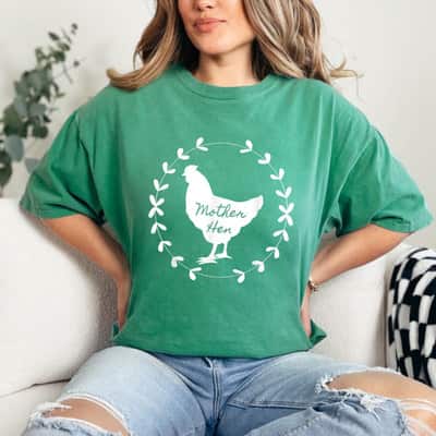 Mother's Day Mother Hen Beautiful Country Garland Vintage Chicken Gift T-Shirt