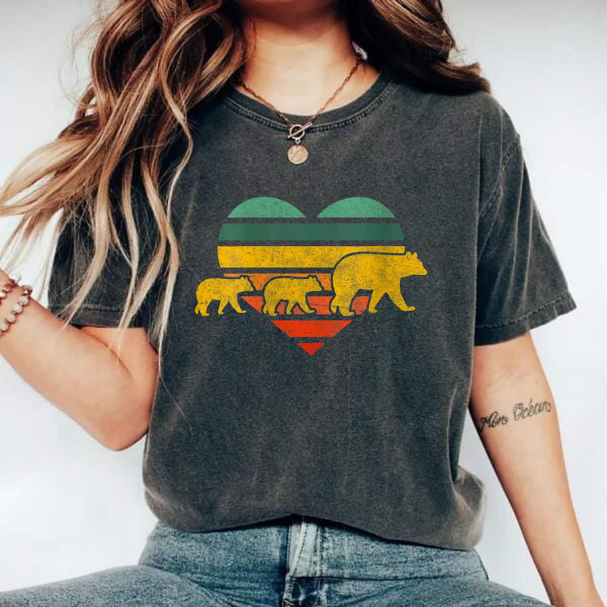 Mama Bear Two Cubs Retro Heart Mothers Day Gift Mom T-Shirt Mama Bear Two Cubs Retro Heart Mothers Day Gift Mom T-Shirt