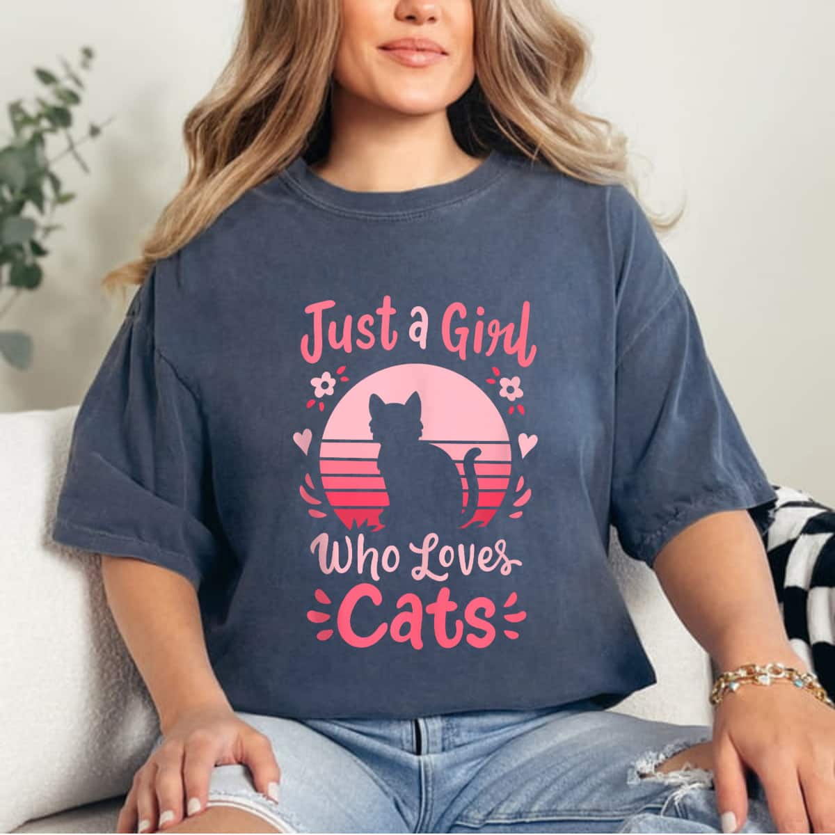 Cat Just A Girl Who Loves Cats T-Shirt Cat Just A Girl Who Loves Cats T-Shirt