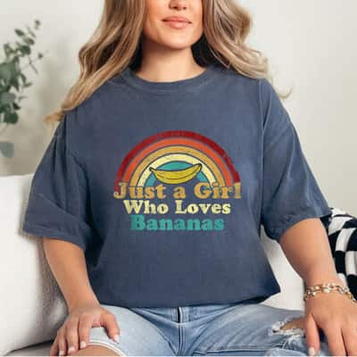 Just A Girl Who Loves Bananas Vintage Style Funny T-Shirt