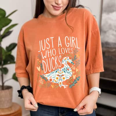 Just A Girl Who Loves Ducks Floral Funny Duck Lovers T-Shirt Just A Girl Who Loves Ducks Floral Funny Duck Lovers T-Shirt